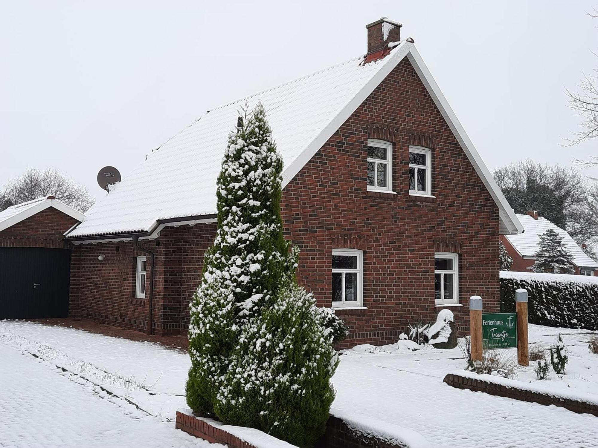 Tolles Ferienhaus In Pilsum - Ferienhaus Trientje - Mit Garten Und Ueberdachter Terrasse المظهر الخارجي الصورة